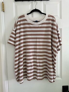 Old Navy Striped Tee in Cream and Brown - 4X